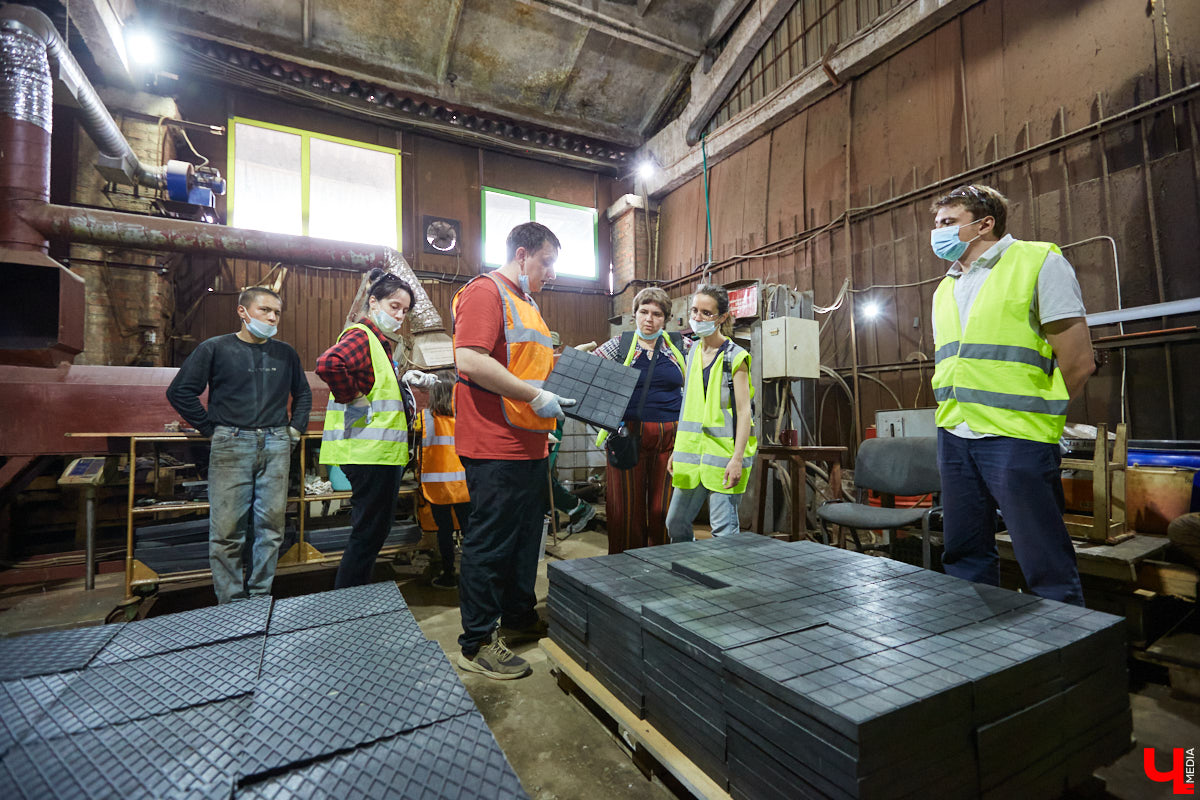 Как получается красивая мозаика из дробленого твердого пластика, зачем могут понадобиться 400-килограммовые кипы картона и что такое агломерат: «Ключ-Медиа» побывал на владимирской площадке, где мусор обретает вторую жизнь.