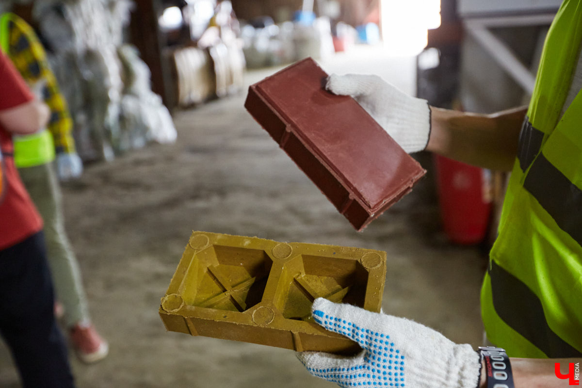 Как получается красивая мозаика из дробленого твердого пластика, зачем могут понадобиться 400-килограммовые кипы картона и что такое агломерат: «Ключ-Медиа» побывал на владимирской площадке, где мусор обретает вторую жизнь.