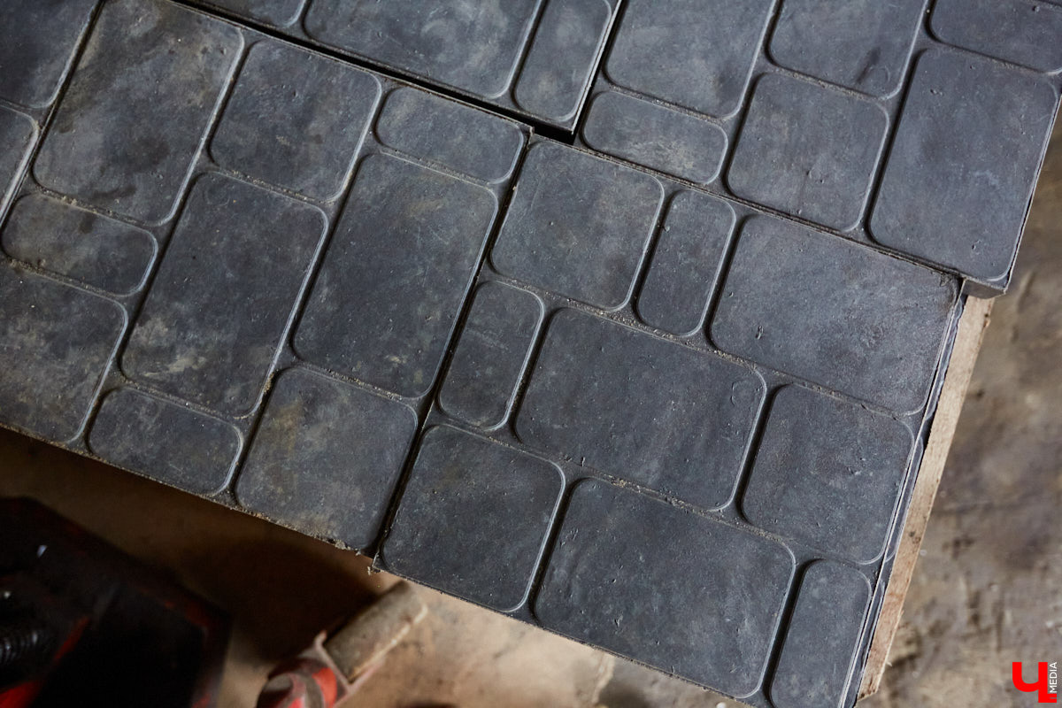 Как получается красивая мозаика из дробленого твердого пластика, зачем могут понадобиться 400-килограммовые кипы картона и что такое агломерат: «Ключ-Медиа» побывал на владимирской площадке, где мусор обретает вторую жизнь.