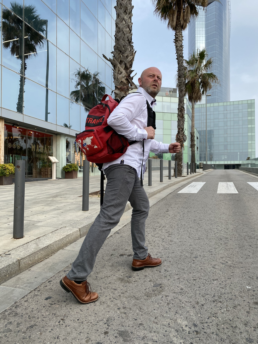 Владимирский фотограф Игорь Воробей давно «свой» в сфере туризма в Барселоне. Настолько, что когда популярная тревел-программа «Орел и Решка» решила снимать там один из выпусков юбилейного сезона со звездами первых величин, то они обратились за помощью именно к нему.