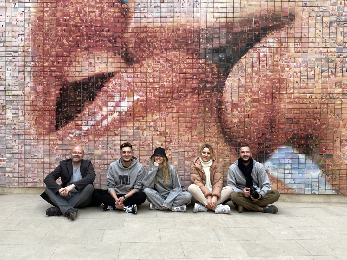 Владимирский фотограф Игорь Воробей давно «свой» в сфере туризма в Барселоне. Настолько, что когда популярная тревел-программа «Орел и Решка» решила снимать там один из выпусков юбилейного сезона со звездами первых величин, то они обратились за помощью именно к нему.