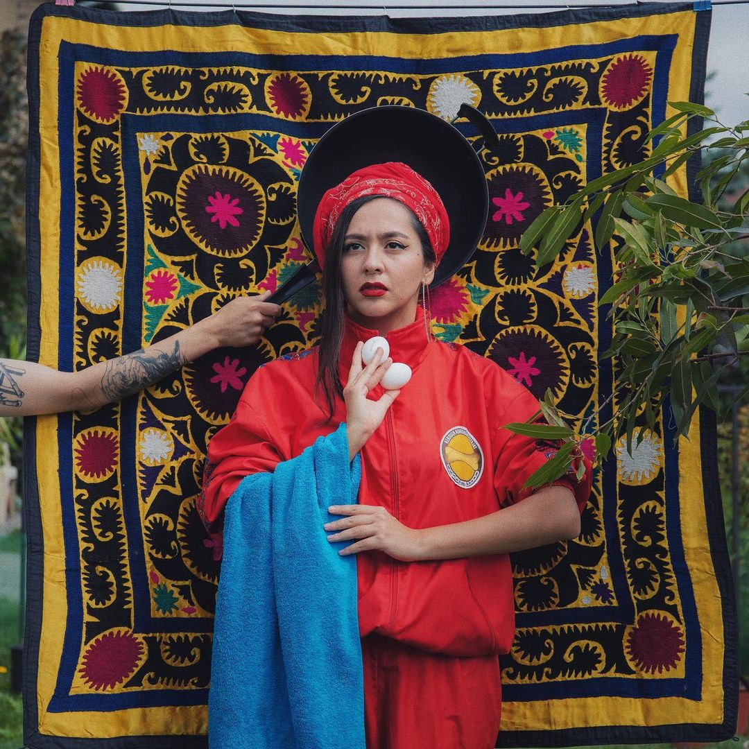 На дворе почти лето и самый разгар «Евровидения». Мы решили вдохновиться яркими образами Манижи и вместе со стилистом Александрой Креар поискать похожие наряды во владимирских магазинах.