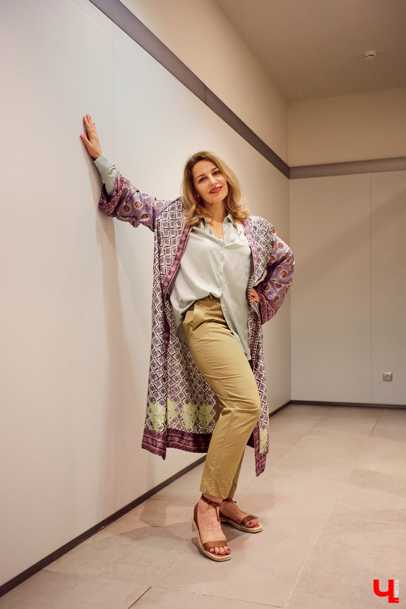 На дворе почти лето и самый разгар «Евровидения». Мы решили вдохновиться яркими образами Манижи и вместе со стилистом Александрой Креар поискать похожие наряды во владимирских магазинах.