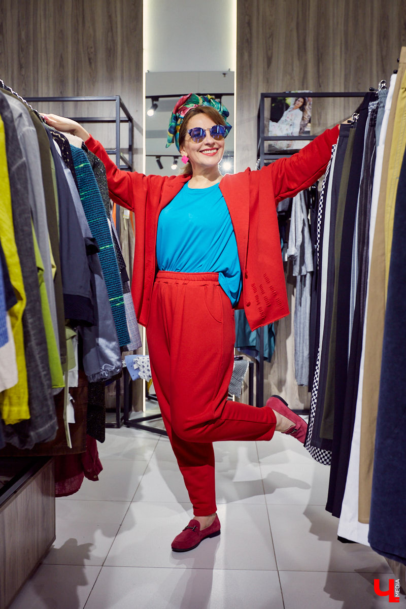 На дворе почти лето и самый разгар «Евровидения». Мы решили вдохновиться яркими образами Манижи и вместе со стилистом Александрой Креар поискать похожие наряды во владимирских магазинах.