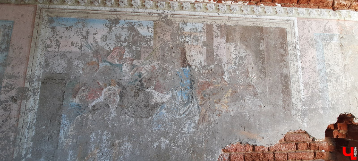 Чудом уцелевшие валы древнего города. А рядом с ними - удивительная заброшенная колокольня. Чем не повод совершить сталкерскую вылазку в Городище?