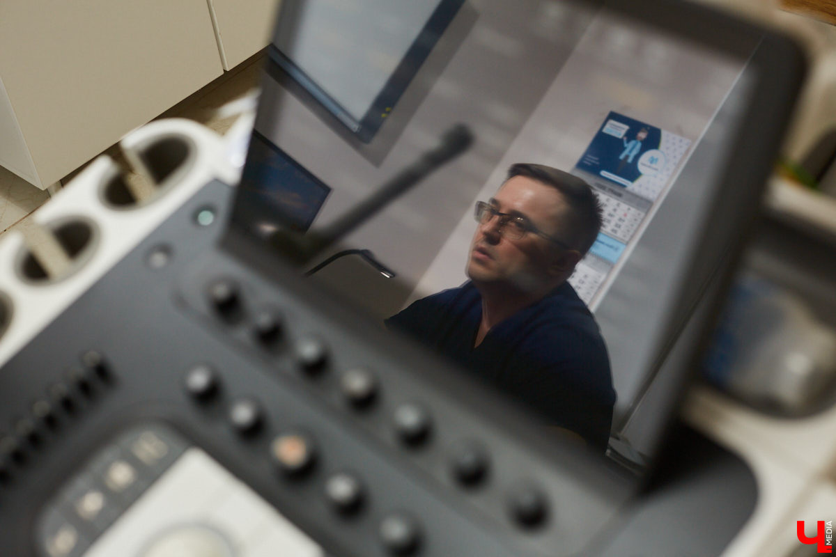 Использование менструальных чаш, вред от сексуального воздержания и флирт пациенток: все эти стереотипы «Ключ-Медиа» обсудил с врачом широкого профиля, гинекологом Сергеем Голяковым, задав ему несколько неудобных вопросов.