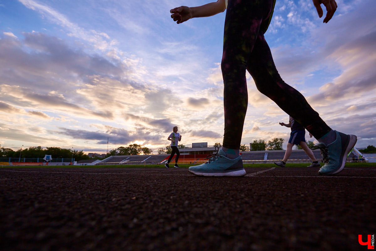 Фитнес-клуб «Атмосфера» задумал интересную коллаборацию: вместе с клубом «I Love Running» они проведут подготовку бегунов к Владимирскому полумарафону. Среди «подопытных» — Виктория Силантьева и Тимофей Копылов.