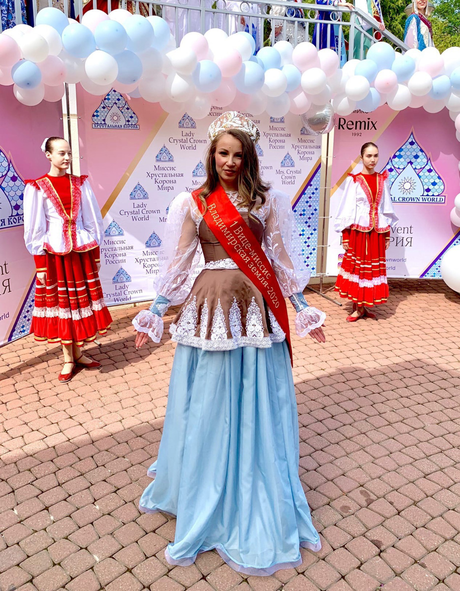 Юлия Плотникова вернулась домой с одним из главных титулов и роскошной короной победительницы и уже успела рассказать нам про свое участие в конкурсе.