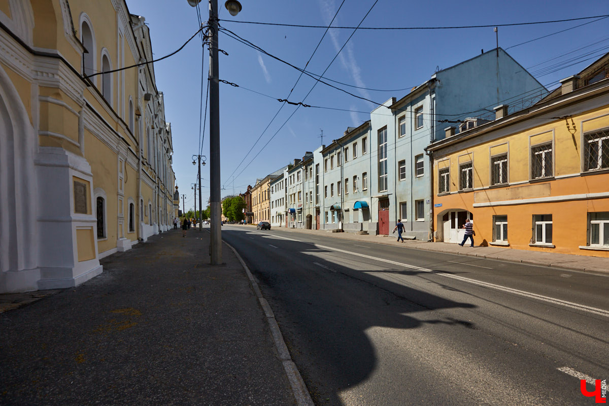 Особый подход к освещению, много стекла и геометрии: о конструктивизме как о стиле, формирующем систему нового быта, рассказала член Союза архитекторов России Людмила Басманова. А «Ключ-Медиа» собрал топ-7 местных зданий-примеров.