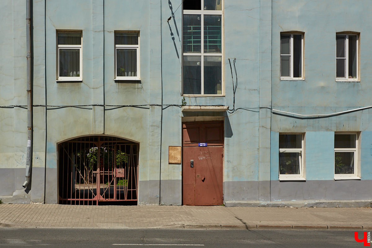 Особый подход к освещению, много стекла и геометрии: о конструктивизме как о стиле, формирующем систему нового быта, рассказала член Союза архитекторов России Людмила Басманова. А «Ключ-Медиа» собрал топ-7 местных зданий-примеров.