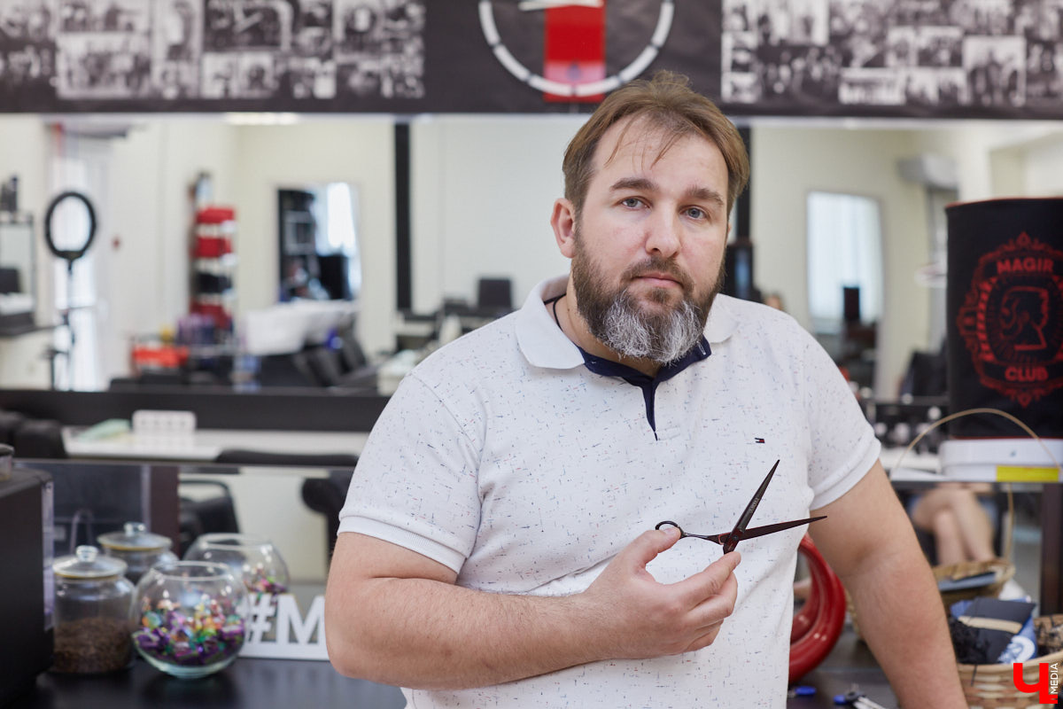 Какие связи помогут попасть в команду стилистов «Модного приговора»? На этот и другие вопросы подробно отвечает парикмахер Магир Джафаров.