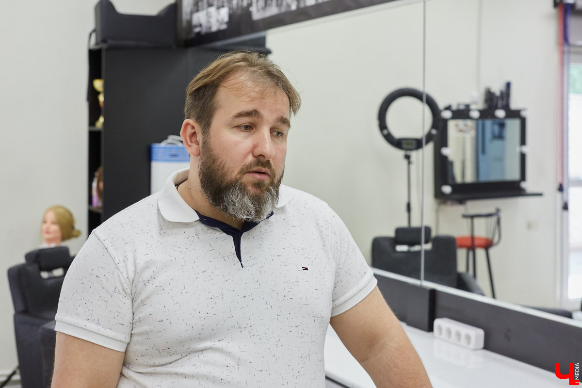 Какие связи помогут попасть в команду стилистов «Модного приговора»? На этот и другие вопросы подробно отвечает парикмахер Магир Джафаров.