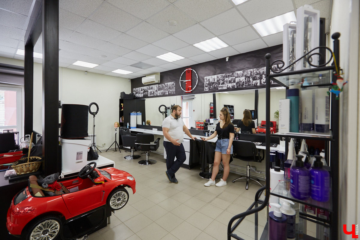 Какие связи помогут попасть в команду стилистов «Модного приговора»? На этот и другие вопросы подробно отвечает парикмахер Магир Джафаров.