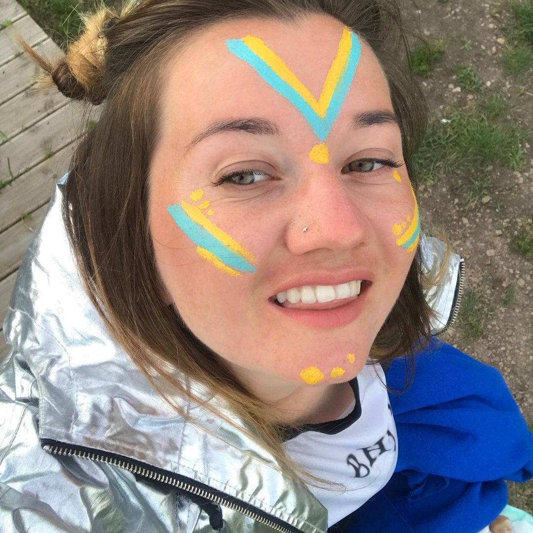 После финала «Евровидения» продюсер Евгения Беляк поделилась своими теплыми воспоминаниями о знакомстве с Манижей и порадовалась за нее, ведь певица когда-то учила жительницу Владимира музыке, заряжая чистой энергией.