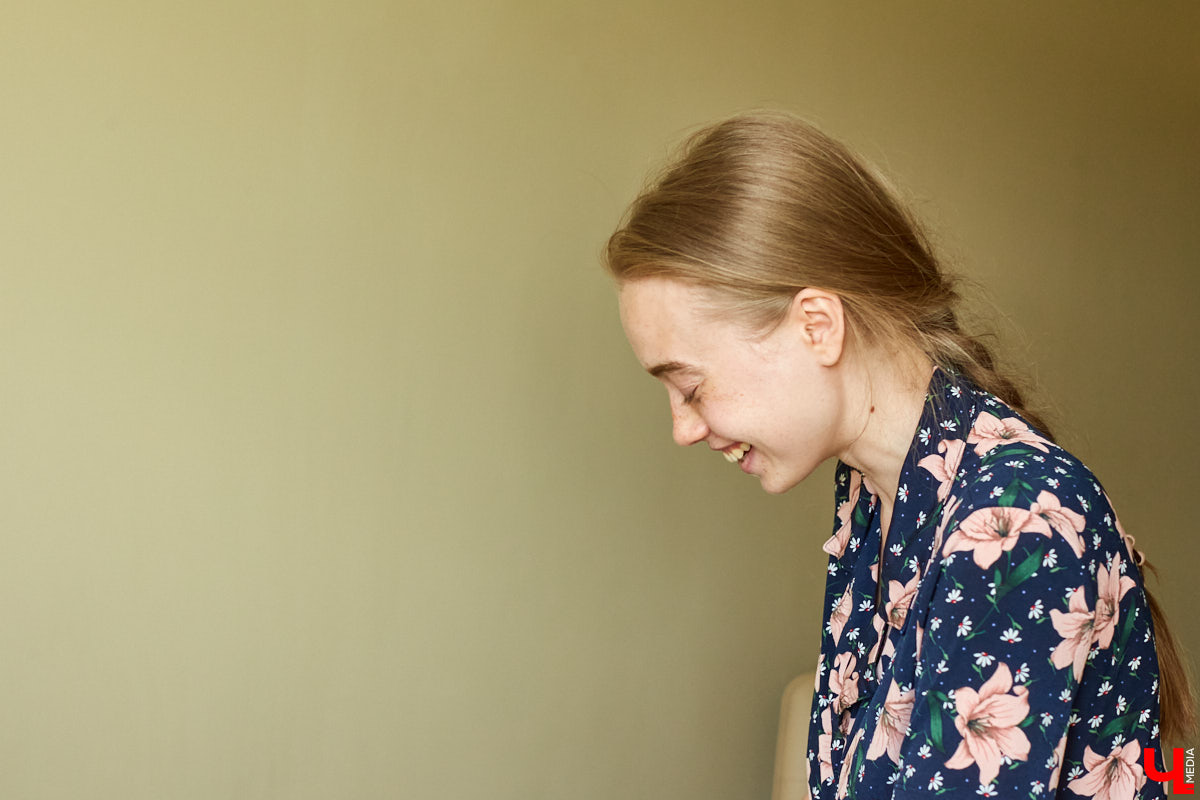 Девушки просят парней-кулинаров жарить «диетическую грудку», чтобы не поправиться после вылазки на пикник, но… Все это самообман. Обсуждаем с Ариной Блохиной, поваром и нутрициологом в одном лице, как правильно готовить шашлык и почему «ароматный дымок» нам совсем не нужен.