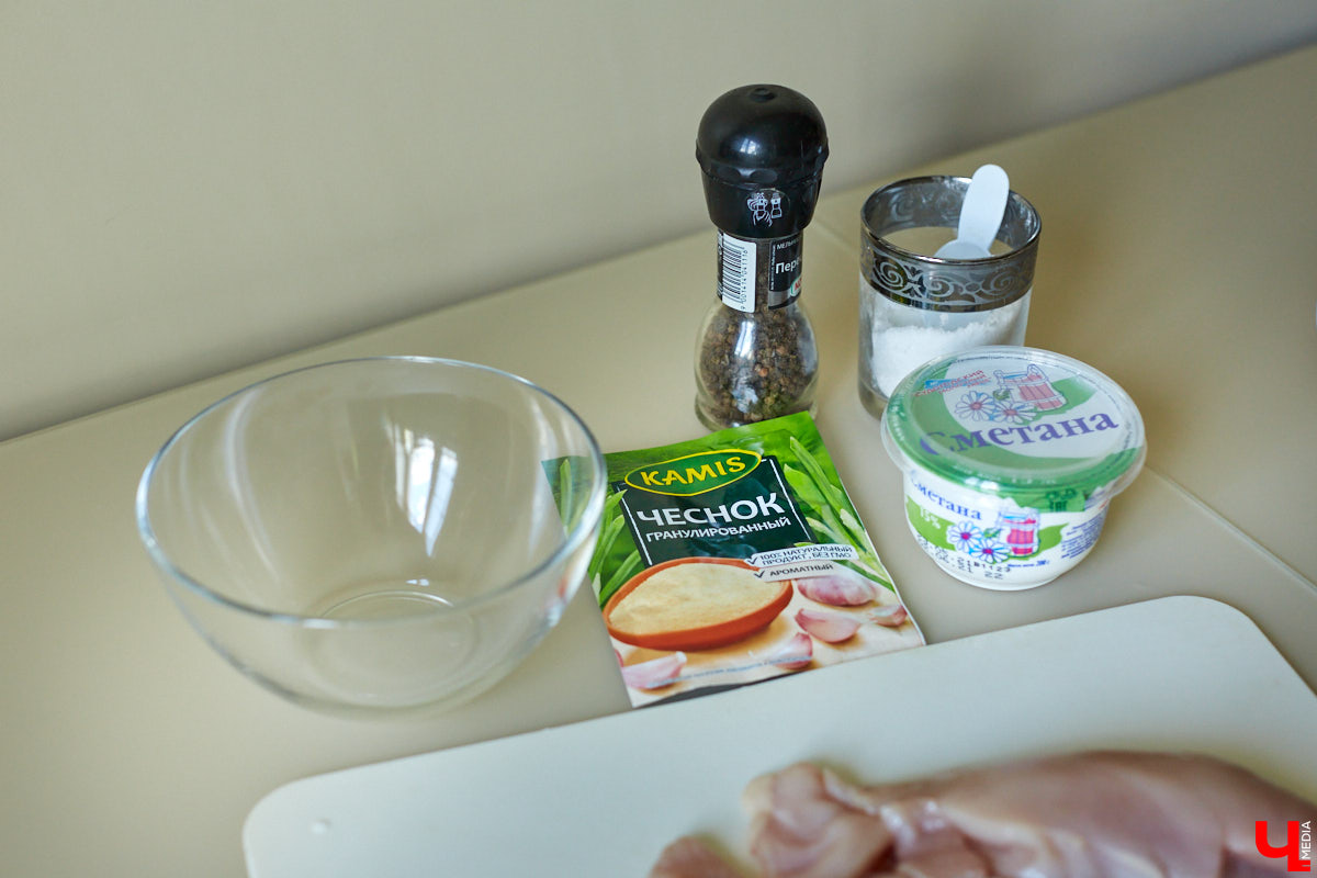 Девушки просят парней-кулинаров жарить «диетическую грудку», чтобы не поправиться после вылазки на пикник, но… Все это самообман. Обсуждаем с Ариной Блохиной, поваром и нутрициологом в одном лице, как правильно готовить шашлык и почему «ароматный дымок» нам совсем не нужен.