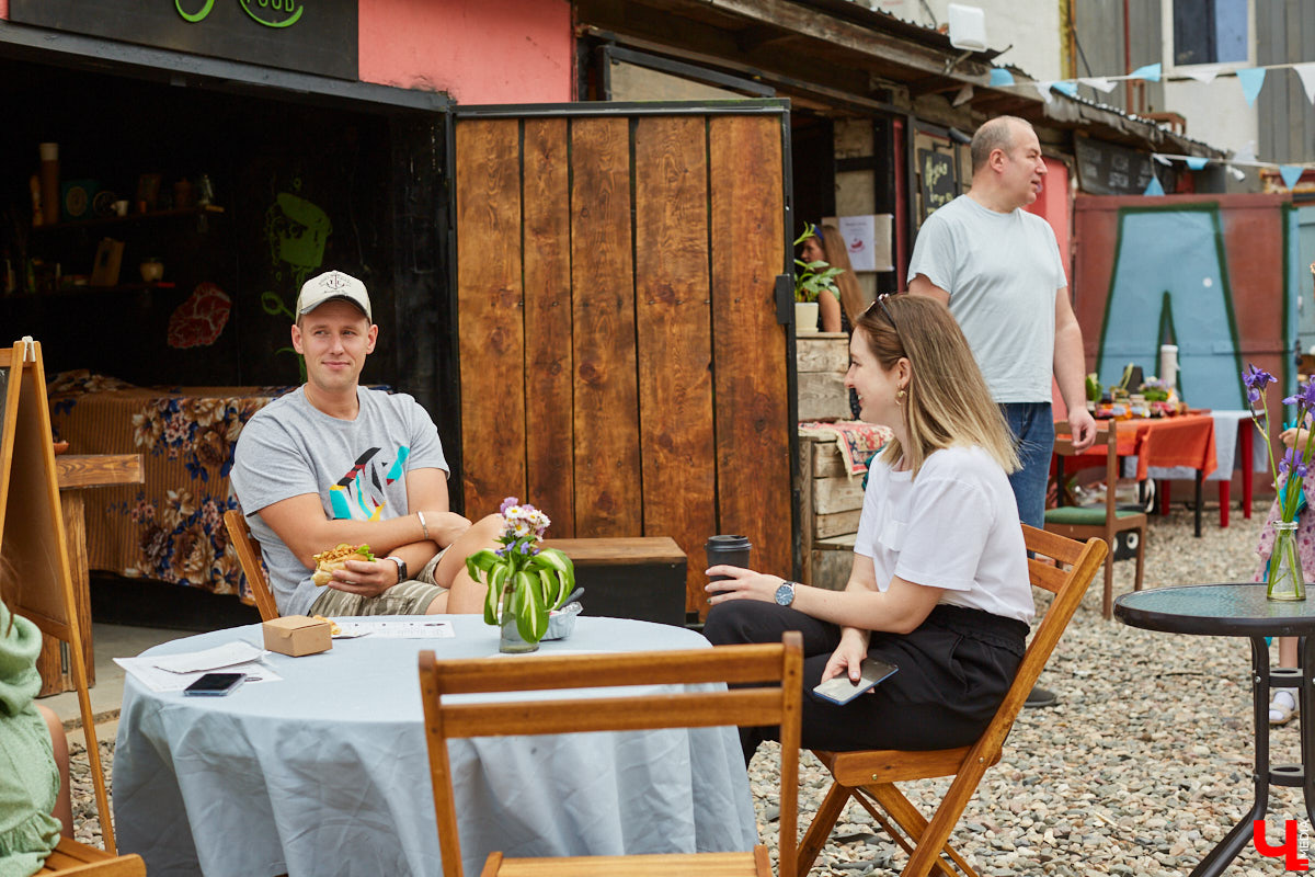 Четыре с половиной килограмма торта, золотое варенье, швейцарские «драники», завтрак от Будды. Знакомимся с блюдами, которые владимирцы представили на «Ресторанном дне» — мероприятии кулинарных открытий.