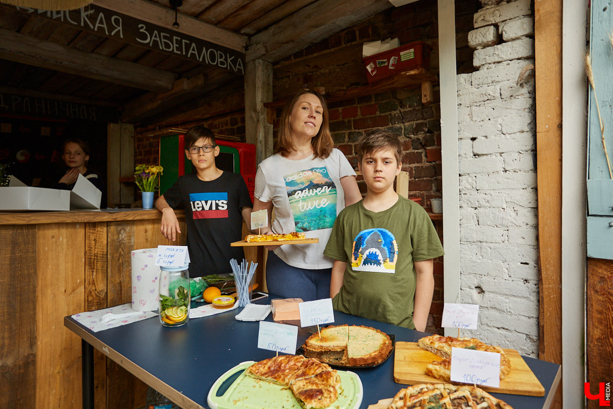 Четыре с половиной килограмма торта, золотое варенье, швейцарские «драники», завтрак от Будды. Знакомимся с блюдами, которые владимирцы представили на «Ресторанном дне» — мероприятии кулинарных открытий.