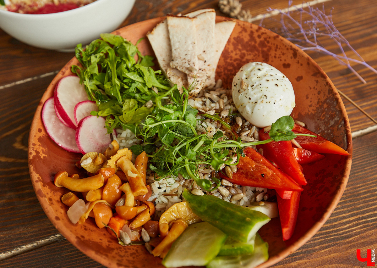 Четыре с половиной килограмма торта, золотое варенье, швейцарские «драники», завтрак от Будды. Знакомимся с блюдами, которые владимирцы представили на «Ресторанном дне» — мероприятии кулинарных открытий.