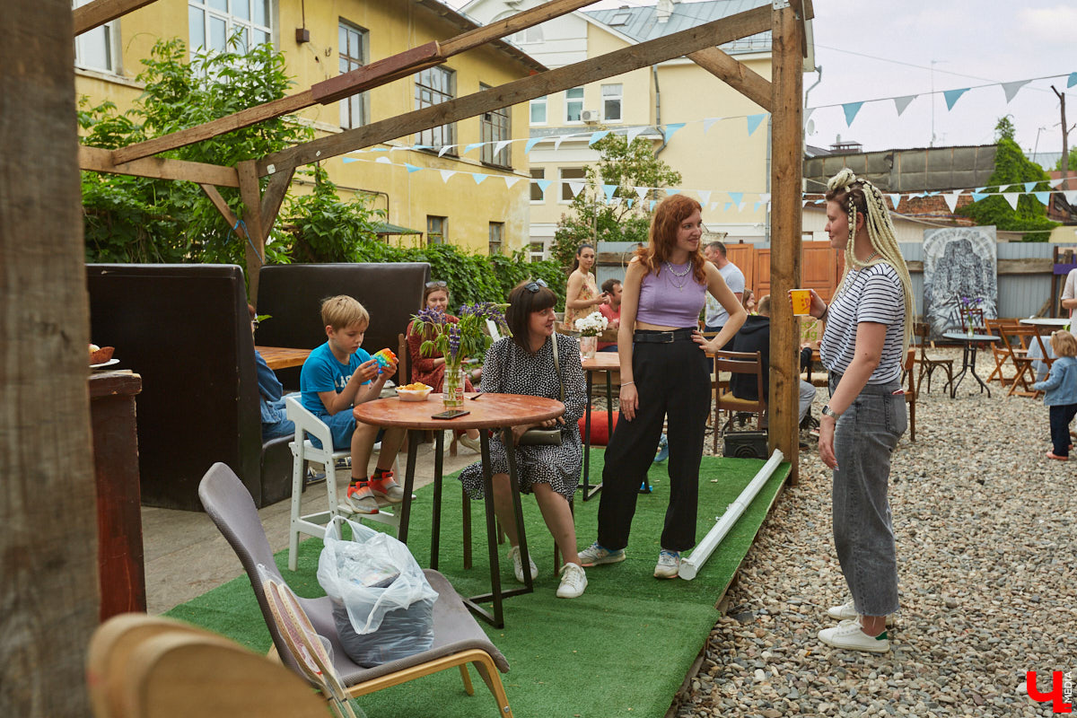 Четыре с половиной килограмма торта, золотое варенье, швейцарские «драники», завтрак от Будды. Знакомимся с блюдами, которые владимирцы представили на «Ресторанном дне» — мероприятии кулинарных открытий.