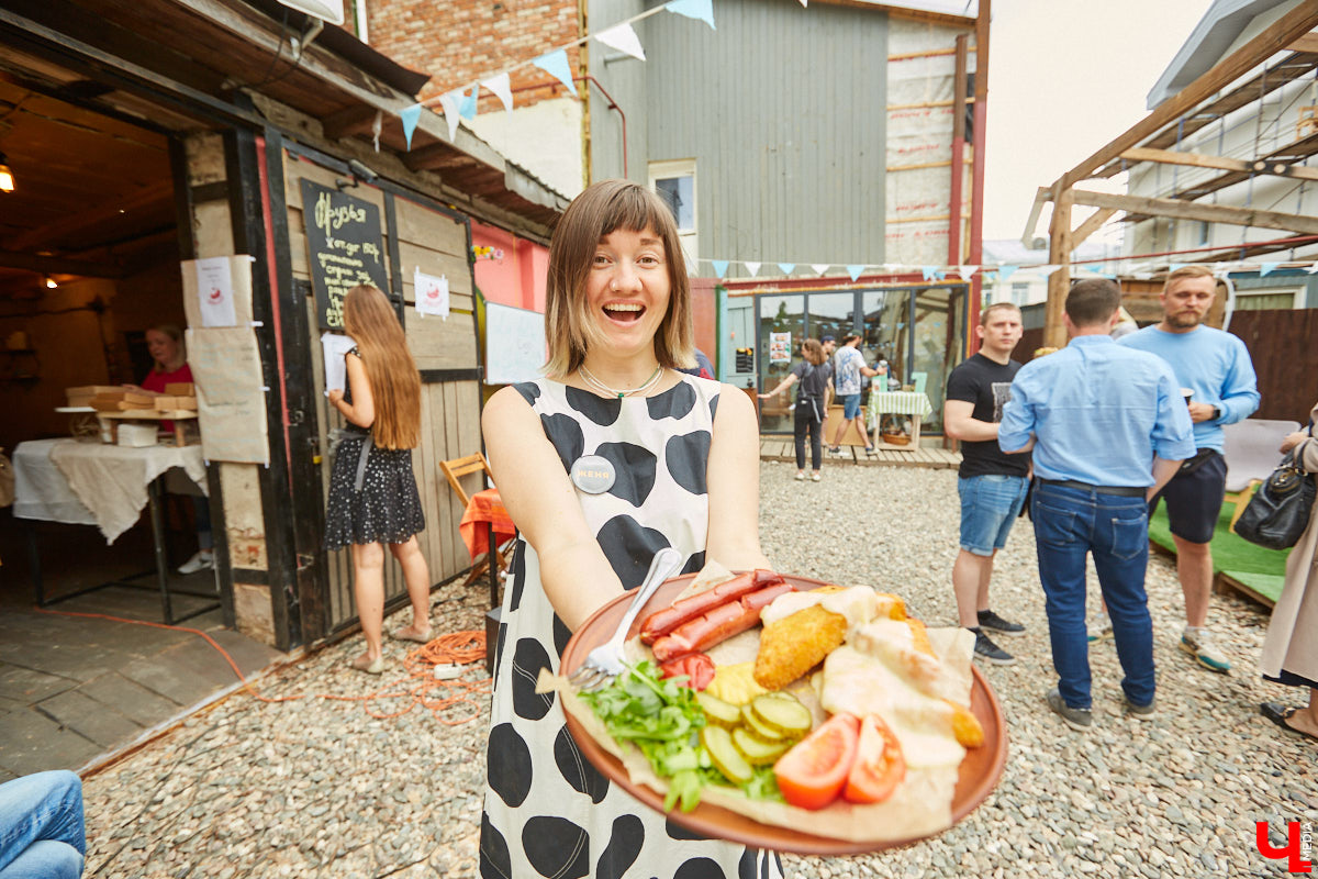 Четыре с половиной килограмма торта, золотое варенье, швейцарские «драники», завтрак от Будды. Знакомимся с блюдами, которые владимирцы представили на «Ресторанном дне» — мероприятии кулинарных открытий.