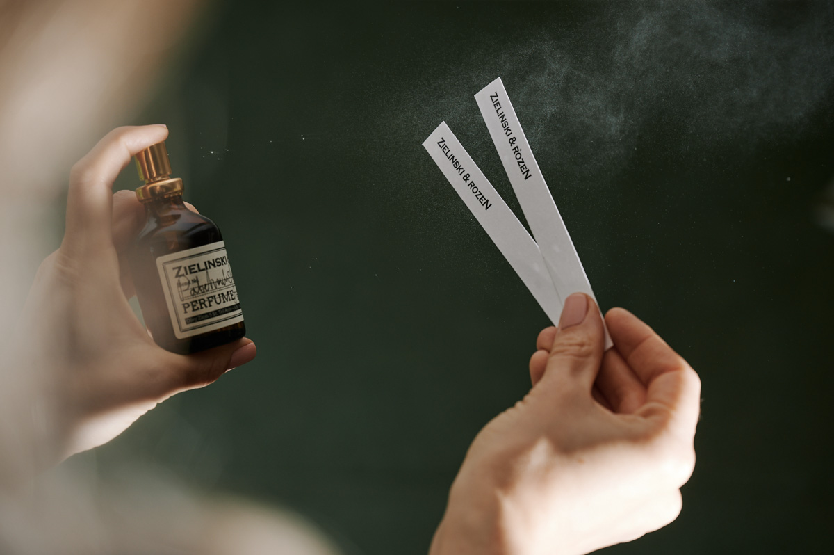 Пару месяцев назад во Владимире появились первые баночки с крафтовыми ароматами московского шоу-рума «Zelinski & Rozen». Готовьтесь, ассортимент расширяется. Узнаем, где искать уникальную косметику израильского бренда.