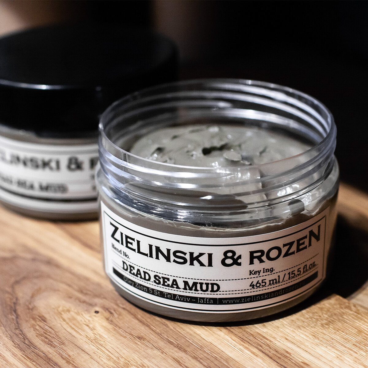 Пару месяцев назад во Владимире появились первые баночки с крафтовыми ароматами московского шоу-рума «Zelinski & Rozen». Готовьтесь, ассортимент расширяется. Узнаем, где искать уникальную косметику израильского бренда.