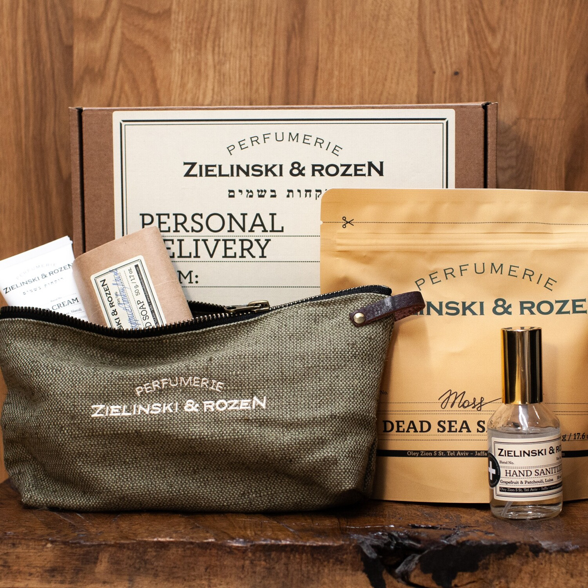 Пару месяцев назад во Владимире появились первые баночки с крафтовыми ароматами московского шоу-рума «Zelinski & Rozen». Готовьтесь, ассортимент расширяется. Узнаем, где искать уникальную косметику израильского бренда.