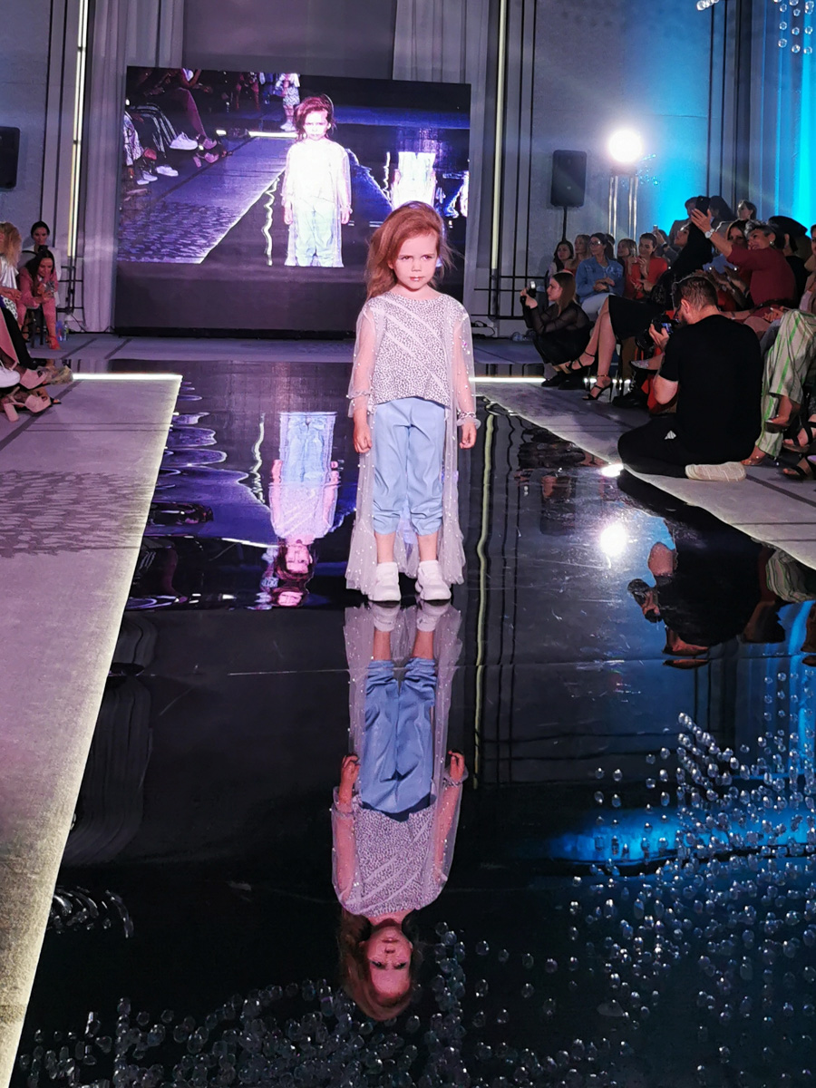 Владимирский дизайнер Наталья Рязанова побывала вместе со своими юными моделями на Неделе моды «Volga Fashion Week» в Казани.