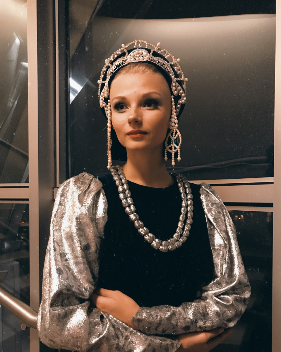 Хороводы «Березки» и казацкие танцы стали профессией для молодых владимирских артисток Марии Зимокос и Леры Вавиловой, а народные костюмы — любимыми нарядами.