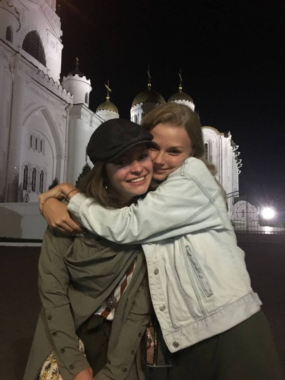 Хороводы «Березки» и казацкие танцы стали профессией для молодых владимирских артисток Марии Зимокос и Леры Вавиловой, а народные костюмы — любимыми нарядами.