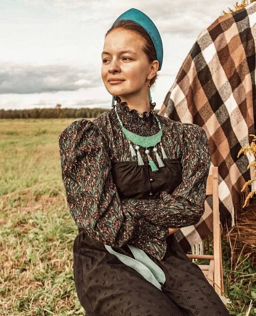 Хороводы «Березки» и казацкие танцы стали профессией для молодых владимирских артисток Марии Зимокос и Леры Вавиловой, а народные костюмы — любимыми нарядами.