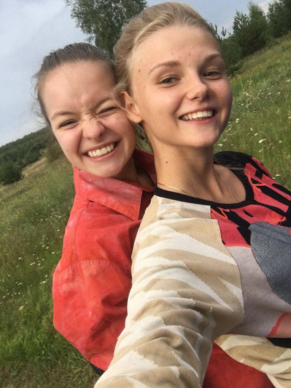 Хороводы «Березки» и казацкие танцы стали профессией для молодых владимирских артисток Марии Зимокос и Леры Вавиловой, а народные костюмы — любимыми нарядами.