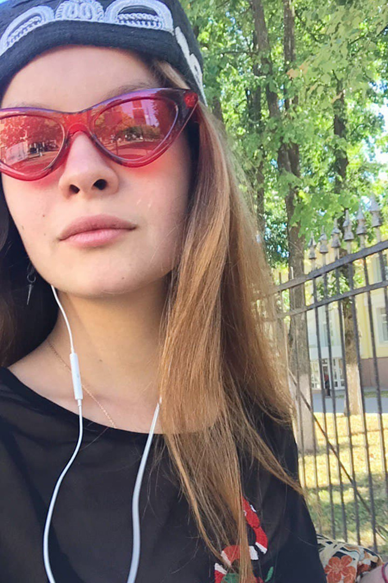 Хороводы «Березки» и казацкие танцы стали профессией для молодых владимирских артисток Марии Зимокос и Леры Вавиловой, а народные костюмы — любимыми нарядами.