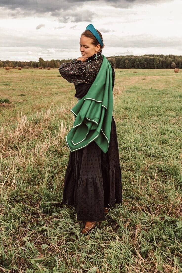 Хороводы «Березки» и казацкие танцы стали профессией для молодых владимирских артисток Марии Зимокос и Леры Вавиловой, а народные костюмы — любимыми нарядами.