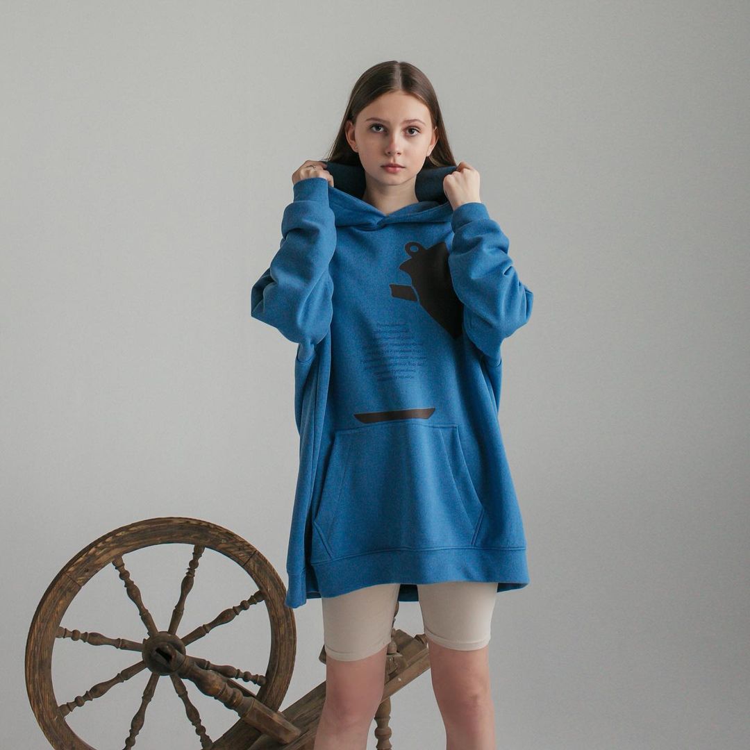 Одежда может содержать в себе гораздо больше смысла, чем модный месседж. Это еще раз доказали создатели нового проекта «Для почитателей одежды».