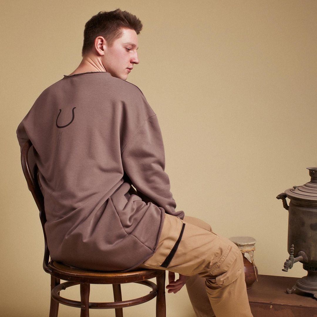 Одежда может содержать в себе гораздо больше смысла, чем модный месседж. Это еще раз доказали создатели нового проекта «Для почитателей одежды».