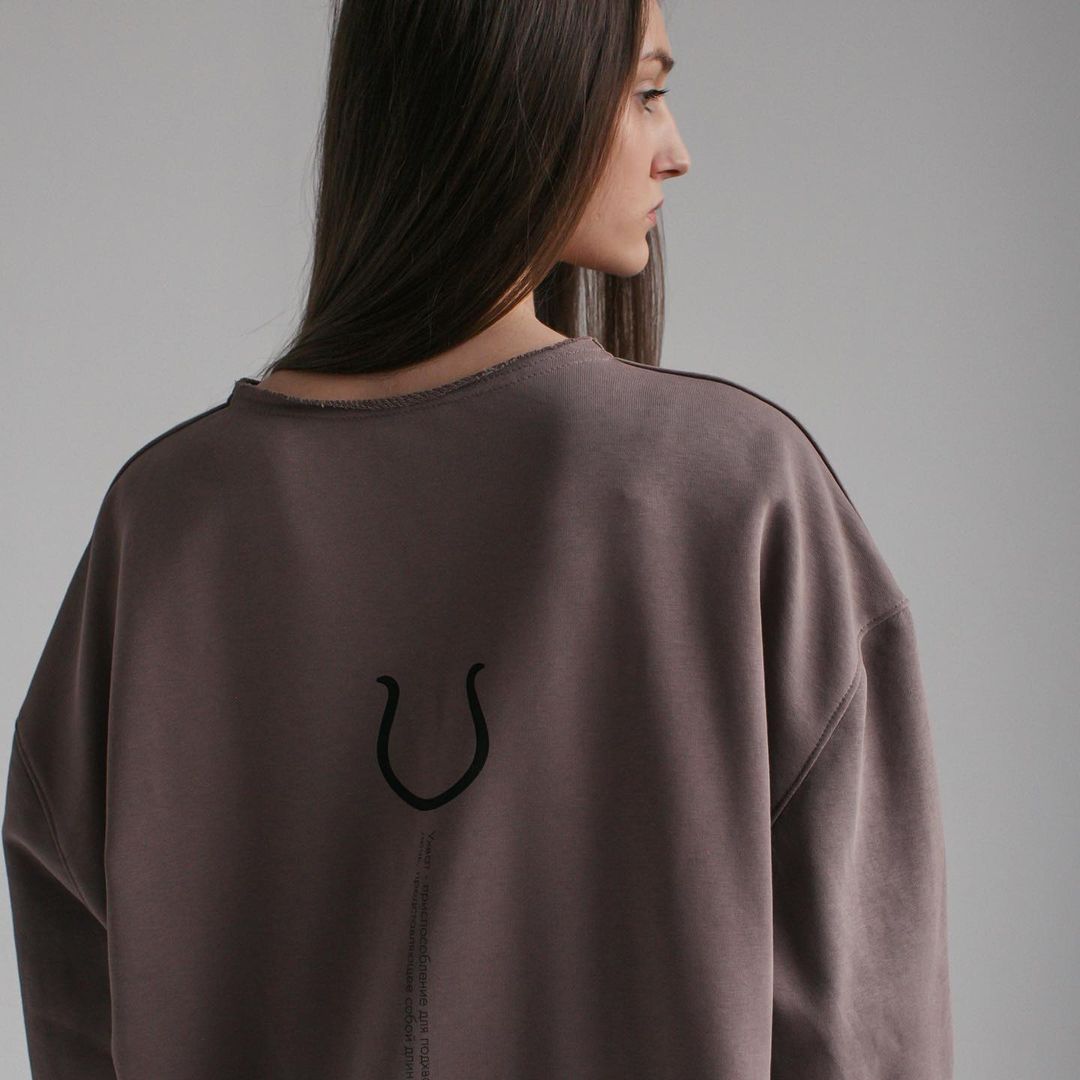 Одежда может содержать в себе гораздо больше смысла, чем модный месседж. Это еще раз доказали создатели нового проекта «Для почитателей одежды».