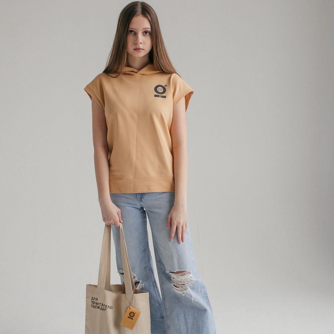 Одежда может содержать в себе гораздо больше смысла, чем модный месседж. Это еще раз доказали создатели нового проекта «Для почитателей одежды».