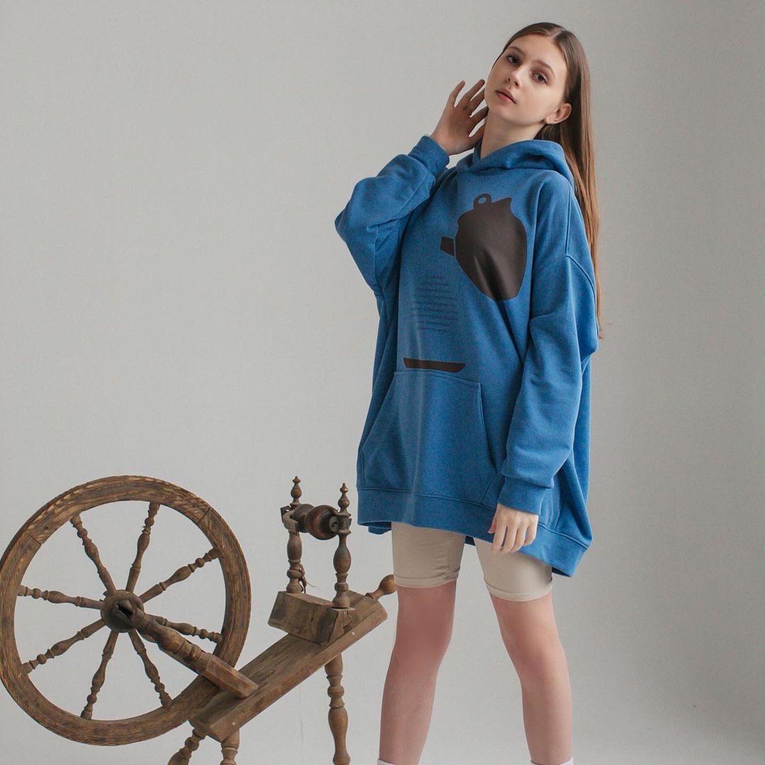 Одежда может содержать в себе гораздо больше смысла, чем модный месседж. Это еще раз доказали создатели нового проекта «Для почитателей одежды».