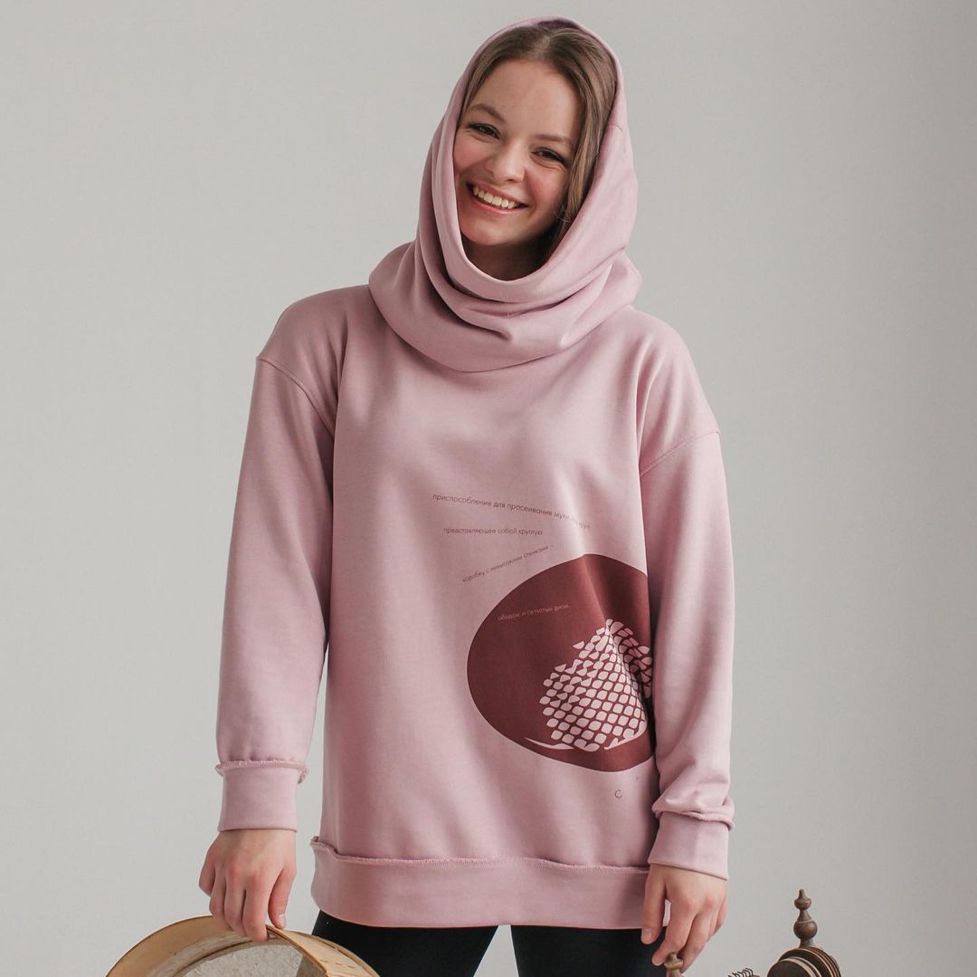 Одежда может содержать в себе гораздо больше смысла, чем модный месседж. Это еще раз доказали создатели нового проекта «Для почитателей одежды».