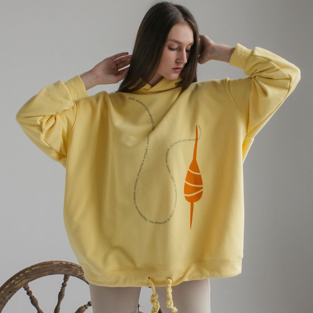 Одежда может содержать в себе гораздо больше смысла, чем модный месседж. Это еще раз доказали создатели нового проекта «Для почитателей одежды».