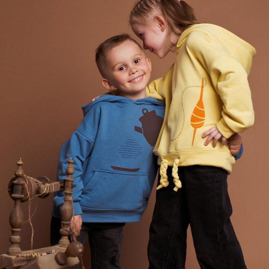 Одежда может содержать в себе гораздо больше смысла, чем модный месседж. Это еще раз доказали создатели нового проекта «Для почитателей одежды».