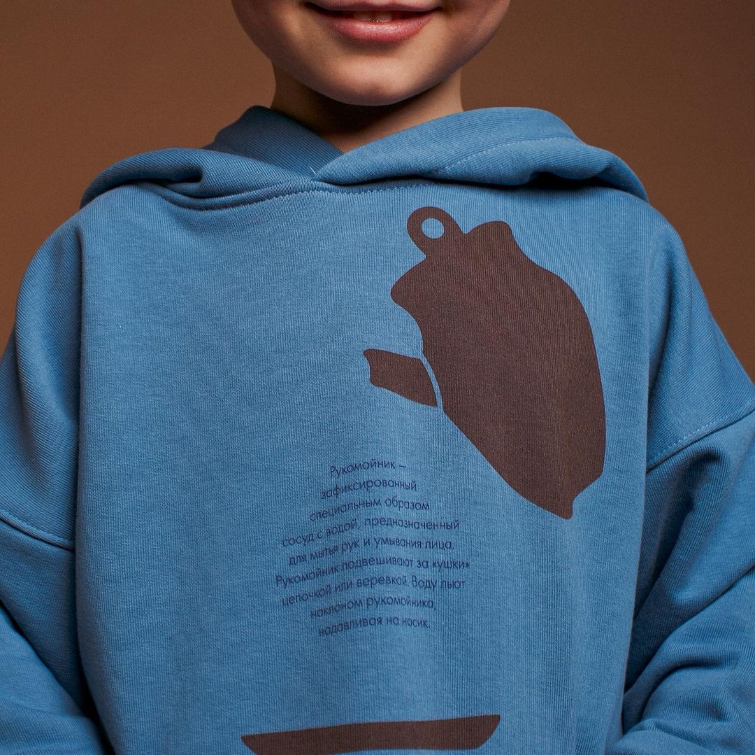 Одежда может содержать в себе гораздо больше смысла, чем модный месседж. Это еще раз доказали создатели нового проекта «Для почитателей одежды».