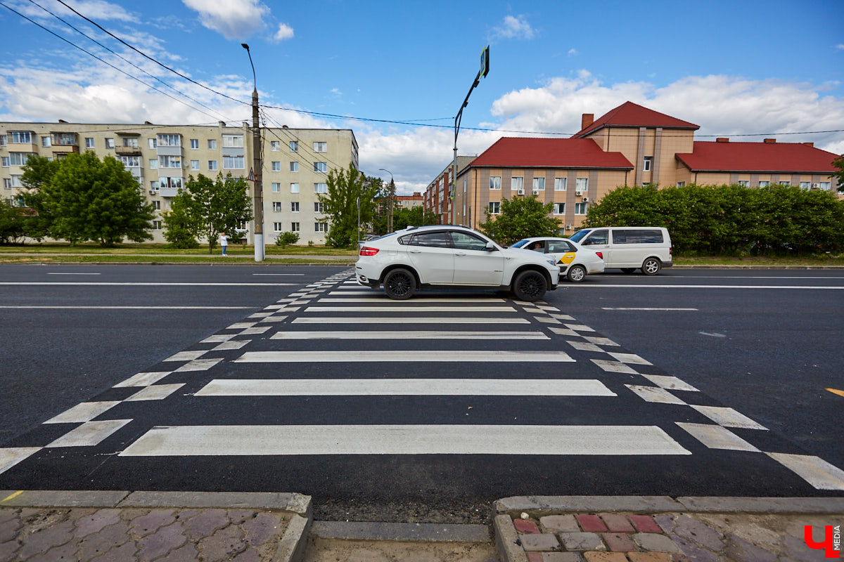 Кто в приоритете: водители или пешеходы? Вопрос обостряется, когда на горизонте маячит «зебра». Попробовали изучить видовое разнообразие владимирских переходов.