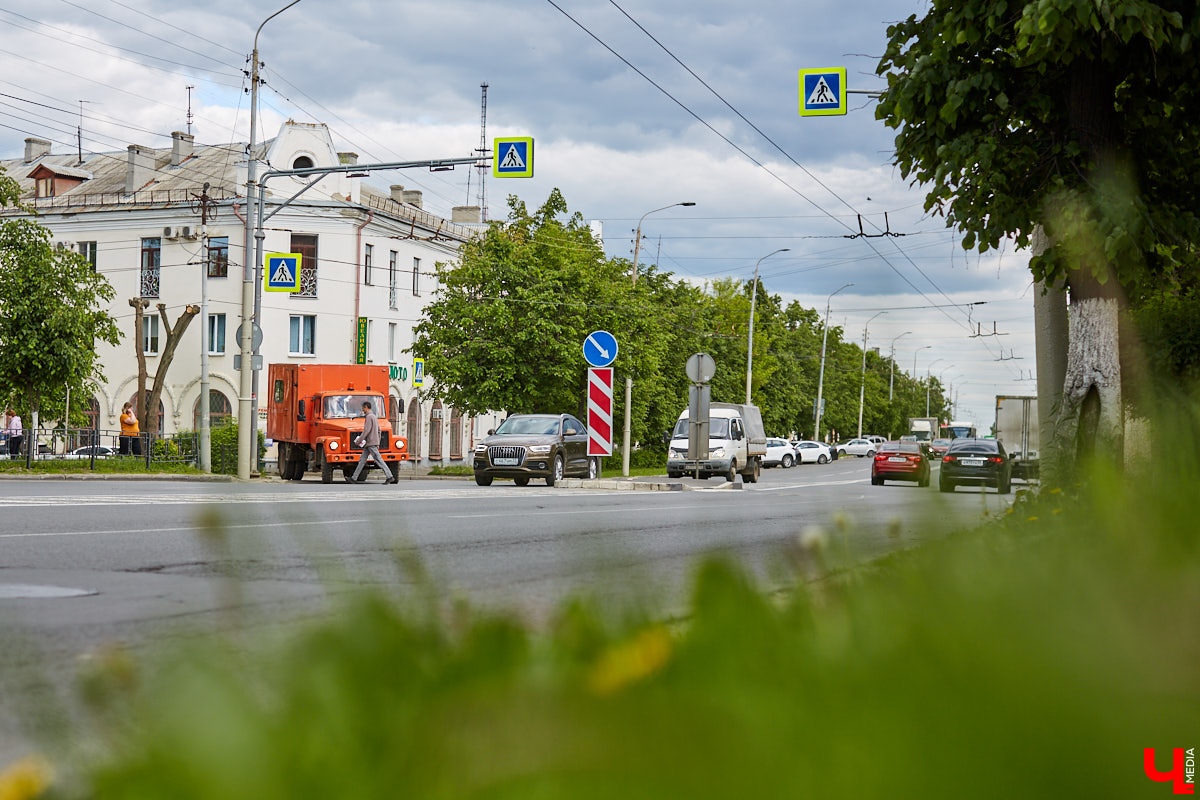 Кто в приоритете: водители или пешеходы? Вопрос обостряется, когда на горизонте маячит «зебра». Попробовали изучить видовое разнообразие владимирских переходов.