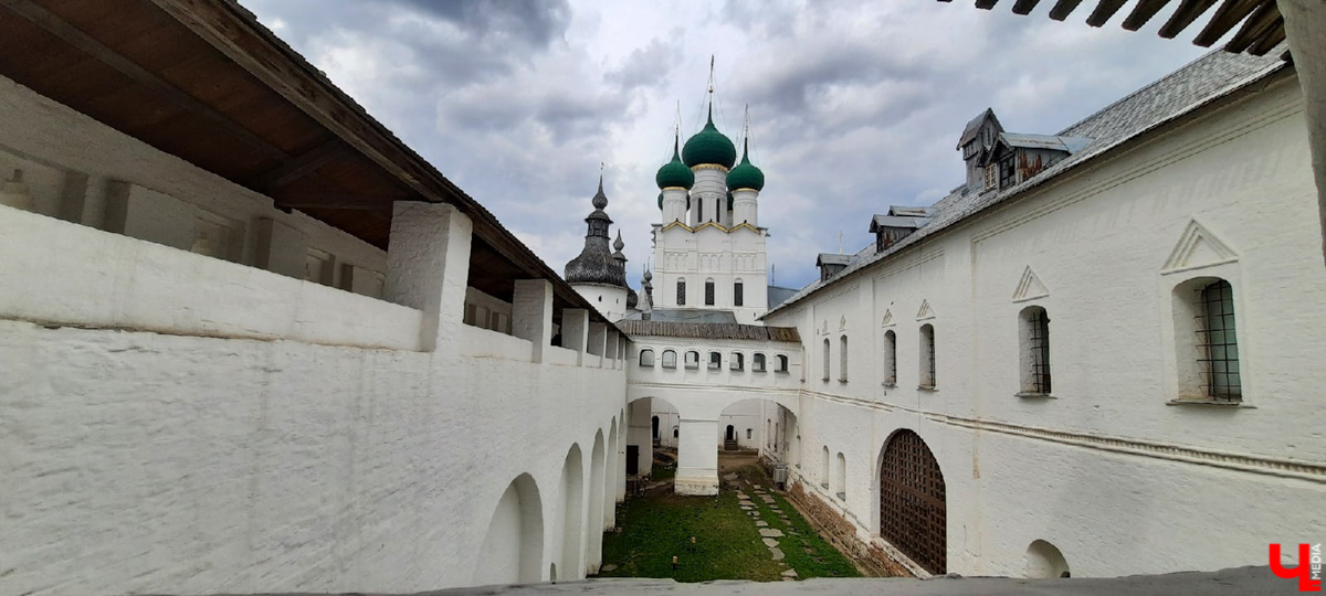 Впереди выходные, а значит, можно придумать мини-путешествие. Очередной проверенный нами вариант - Ростов Великий.