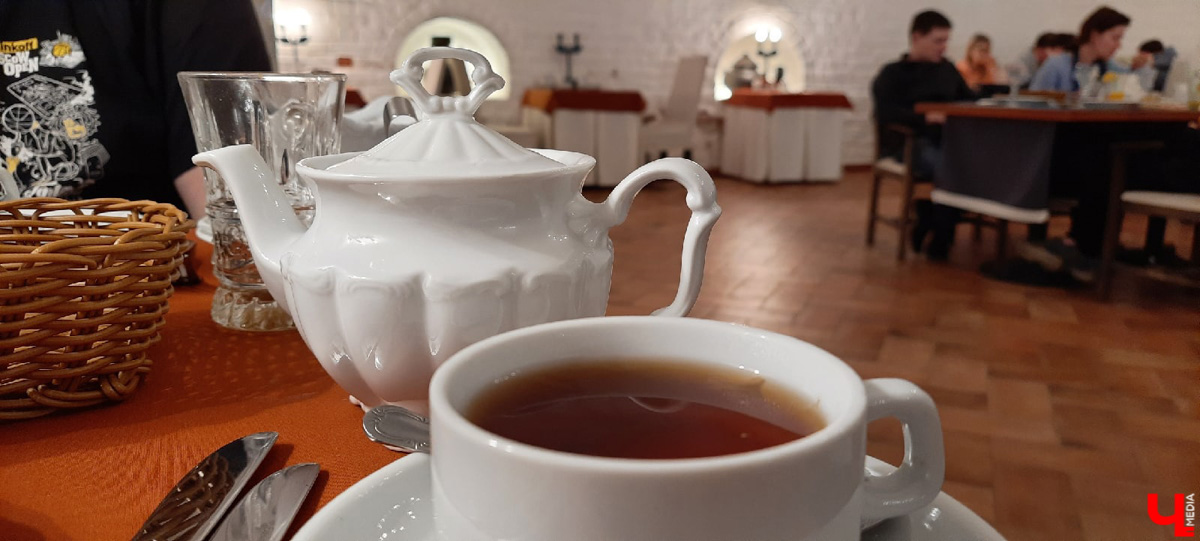 Впереди выходные, а значит, можно придумать мини-путешествие. Очередной проверенный нами вариант - Ростов Великий.