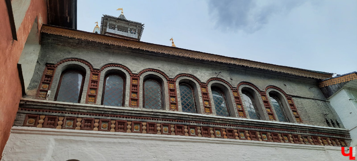 Впереди выходные, а значит, можно придумать мини-путешествие. Очередной проверенный нами вариант - Ростов Великий.