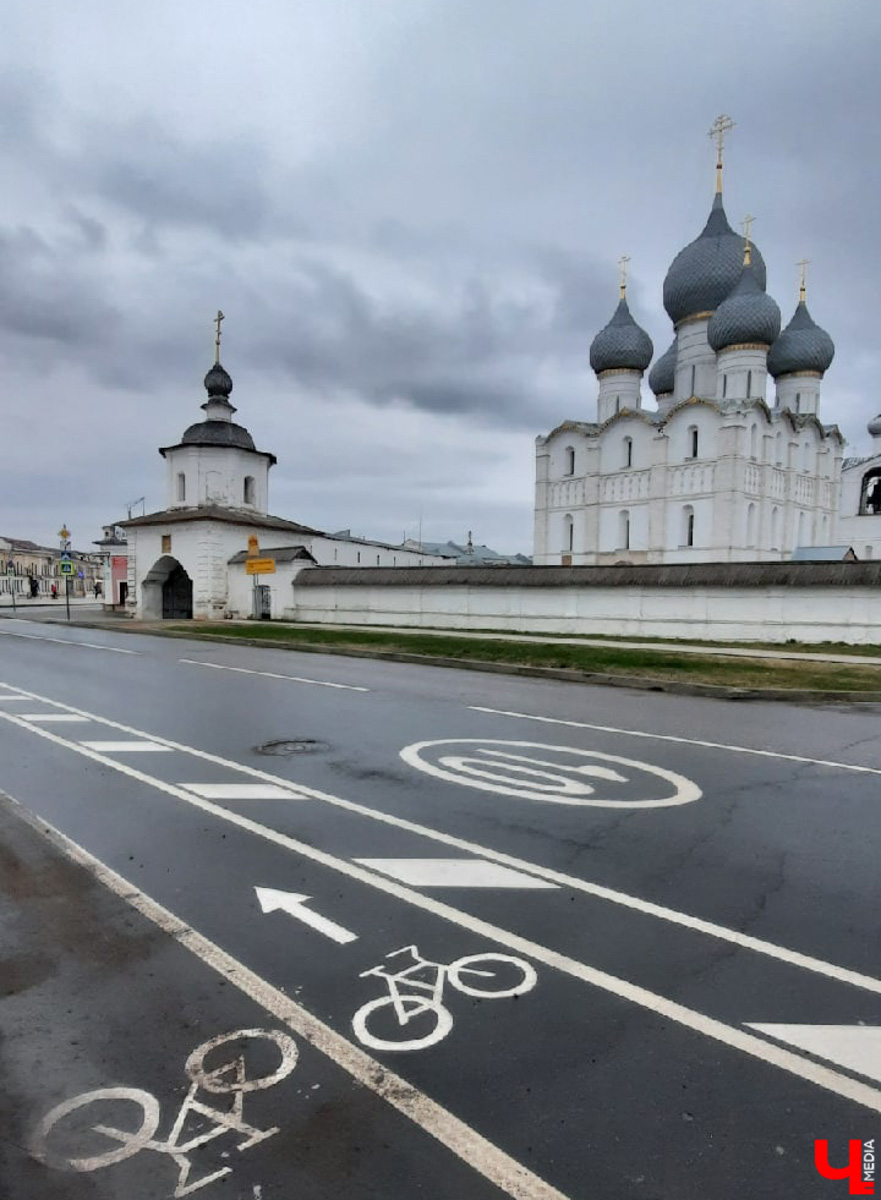 Впереди выходные, а значит, можно придумать мини-путешествие. Очередной проверенный нами вариант - Ростов Великий.